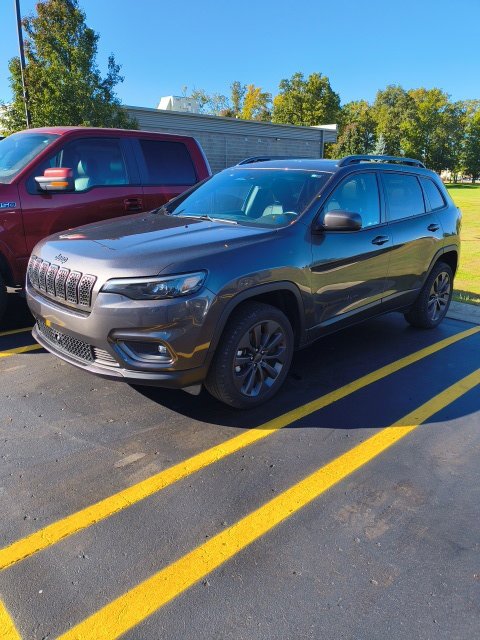 Used 2021 Jeep Cherokee Latitude Lux 80th Anniv w/ Quick Order Package 2YU 80th AWD/4WD image 2