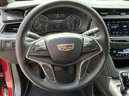 Used 2025 Cadillac XT5 Luxury w/ LPO, Floor Liner Package FWD image 13