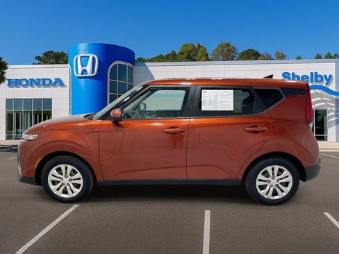 Used 2021 Kia Soul LX image 5