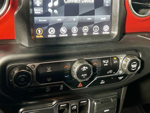 Used 2023 Jeep Wrangler Unlimited Rubicon w/ LED Lighting Group AWD/4WD image 27