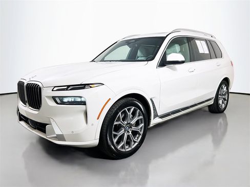 Used 2024 BMW X7 xDrive40i image 3