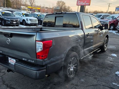 Used 2022 Nissan Titan SV w/ SV Convenience Package image 7