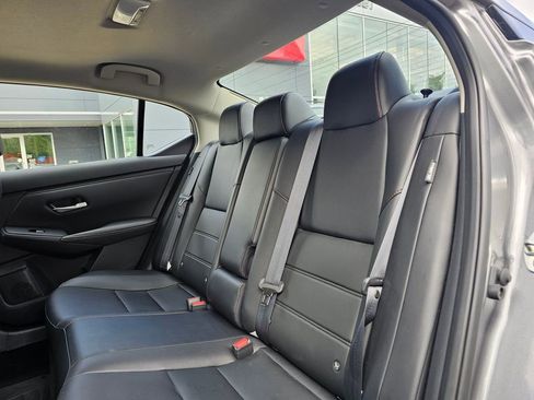 Used 2023 Nissan Sentra SR w/ SR Premium Package FWD image 14