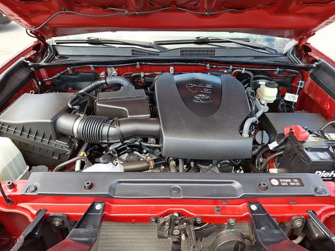 Used 2016 Toyota Tacoma SR w/ Towing Package AWD/4WD image 27