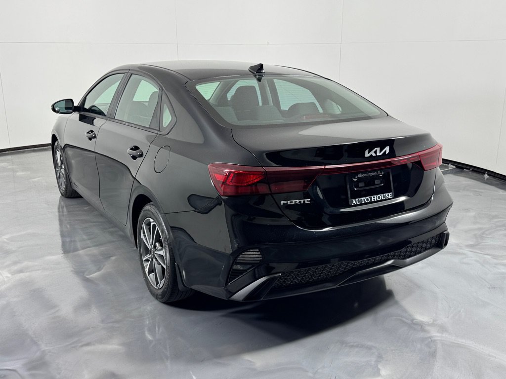 Used 2023 Kia Forte LXS w/ LXS Technology Package FWD image 7