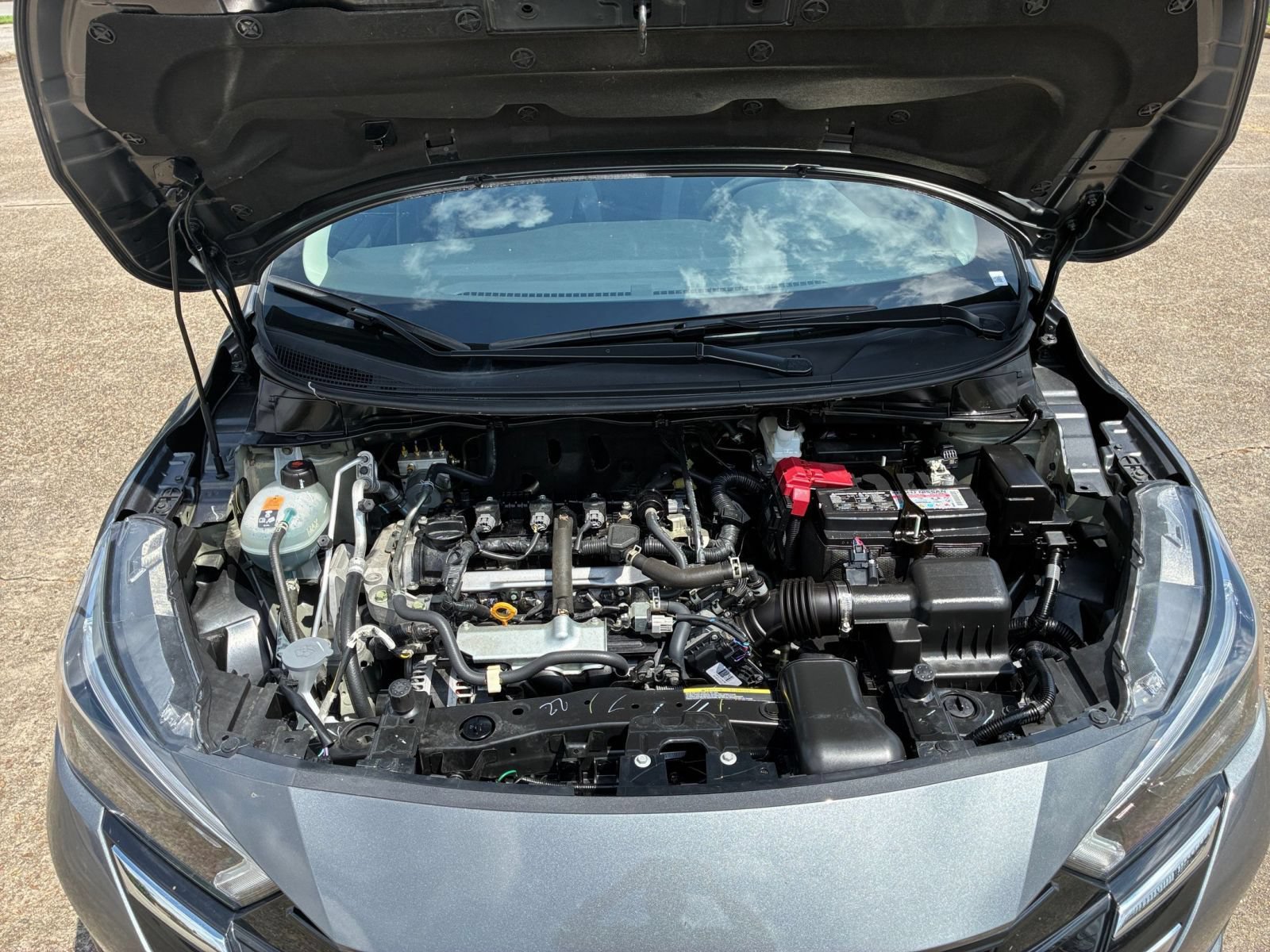 Used 2025 Nissan Versa SV FWD image 29
