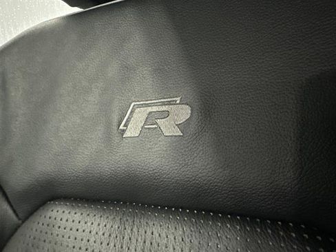 Used 2019 Volkswagen Golf R 4-Door image 32
