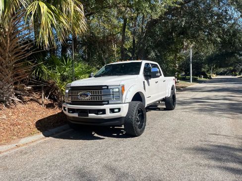 Used 2017 Ford F350 Platinum w/ Platinum Ultimate Package image 10