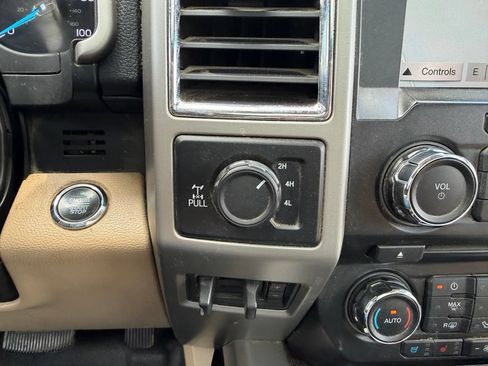 Used 2018 Ford F350 Lariat w/ Lariat Ultimate Package AWD/4WD image 14