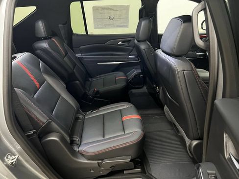 New 2026 Chevrolet Traverse RS w/ LPO, Floor Liner Package FWD image 41