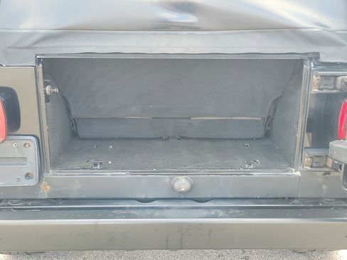 Used 2004 Jeep Wrangler X w/ Convenience Group image 8