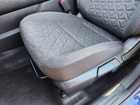 Certified 2025 Nissan Kicks SV w/ Charging Package AWD/4WD image 17