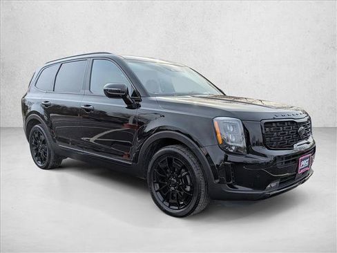 Used 2021 Kia Telluride SX w/ SX Prestige Package image 3