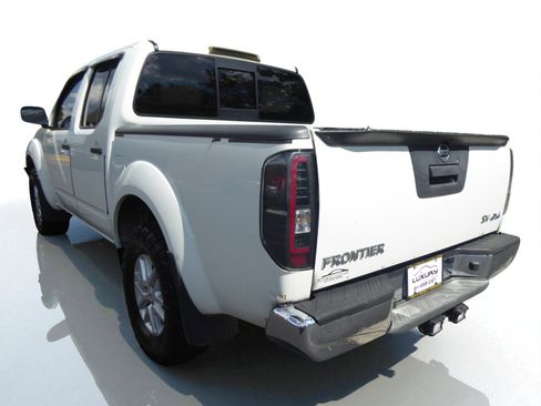 Used 2016 Nissan Frontier SV image 8