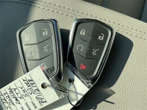 Certified 2023 Cadillac XT4 Luxury w/ Cold Weather Package image 27