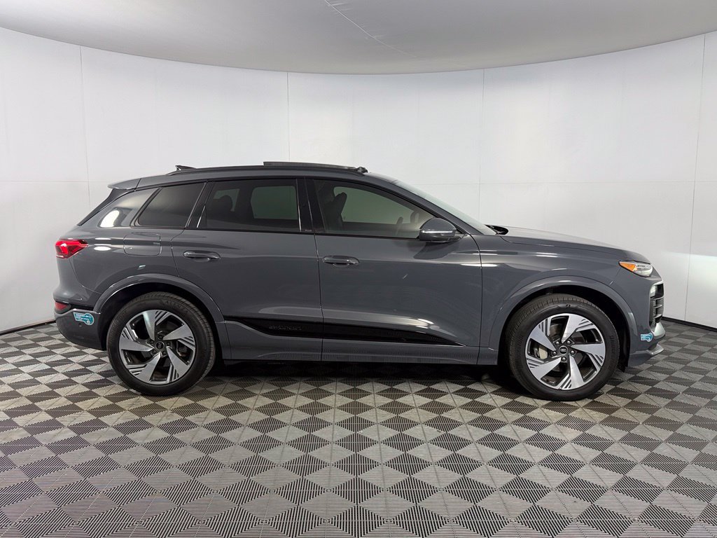 Used 2025 Audi Q6 e-tron Premium Plus w/ Premium Plus AWD/4WD image 6