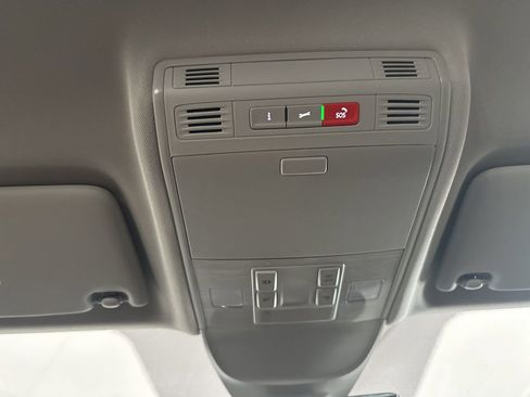 New 2026 Volkswagen Taos SE FWD image 20