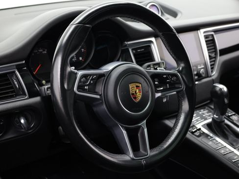Used 2018 Porsche Macan AWD/4WD image 11