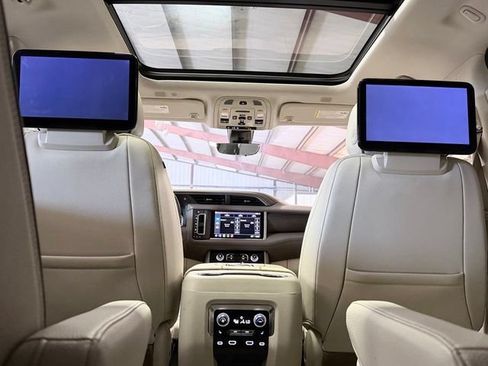 Used 2021 GMC Yukon Denali w/ Denali Ultimate Package AWD/4WD image 25
