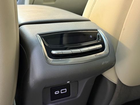 Used 2022 Cadillac XT6 Premium Luxury w/ Technology Package image 41