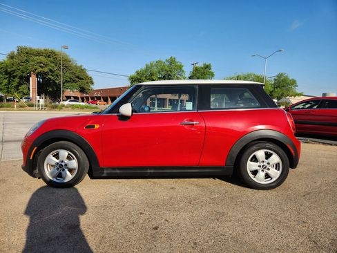 Used 2017 MINI Cooper 2-Door Hardtop image 2