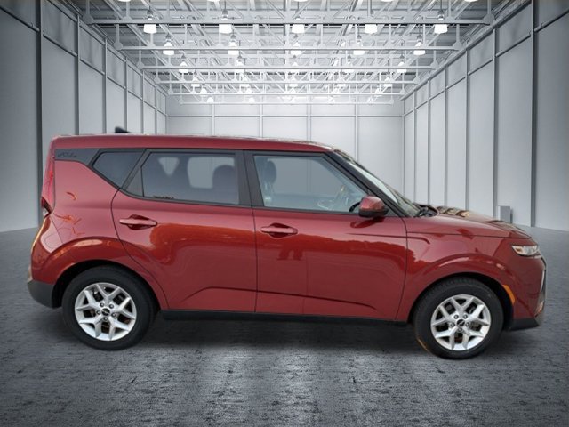 Used 2022 Kia Soul LX w/ Technology Package FWD image 4