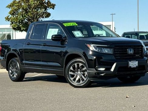 Used 2021 Honda Ridgeline Sport image 2