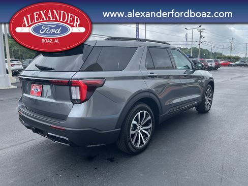 Used 2025 Ford Explorer ST-Line RWD image 4