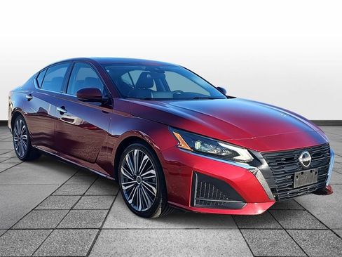 Used 2023 Nissan Altima 2.5 SL image 3