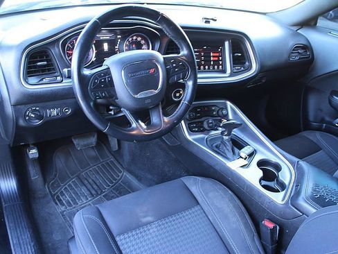 Used 2018 Dodge Challenger SXT RWD image 8