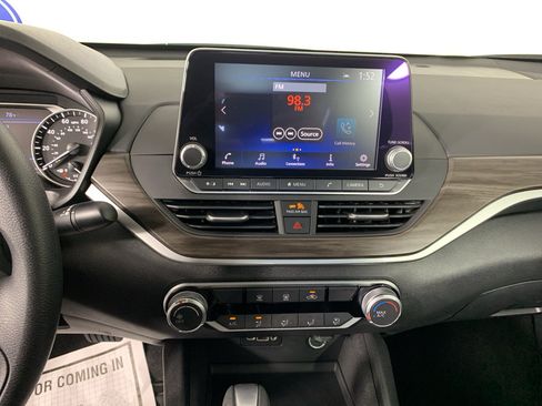 Used 2025 Nissan Altima 2.5 SV FWD image 25