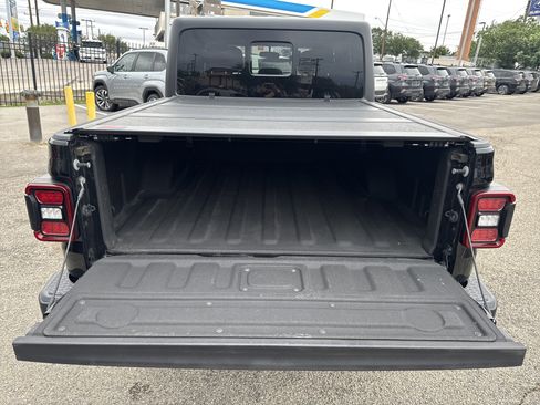 Used 2020 Jeep Gladiator Sport w/ Quick Order Package 24S AWD/4WD image 29