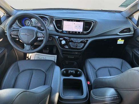 New 2026 Chrysler Pacifica Select w/ S Appearance Package image 17