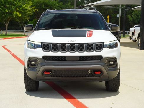 Used 2025 Jeep Compass Trailhawk w/ Trailhawk Elite Group AWD/4WD image 7