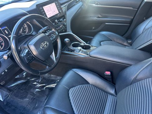 Used 2024 Toyota Camry SE image 9