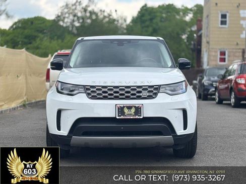 Used 2024 Land Rover Discovery S AWD/4WD image 2