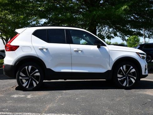 Used 2023 Volvo XC40 B5 Plus w/ Driver Assist Package AWD/4WD image 8
