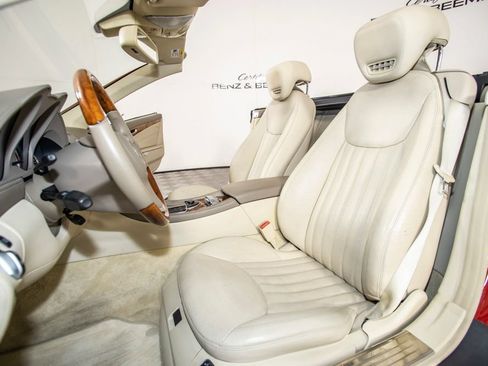 Used 2009 Mercedes-Benz SL 550 image 16