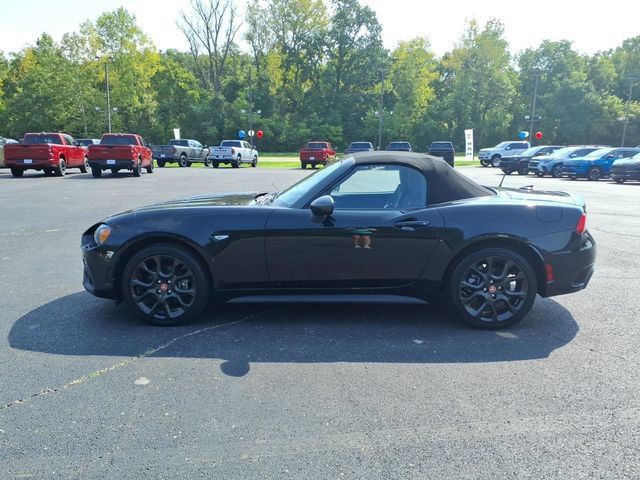 Used 2018 FIAT 124 Spider Abarth w/ Convenience Group RWD image 4