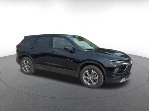 Used 2026 Chevrolet Blazer LT FWD image 2