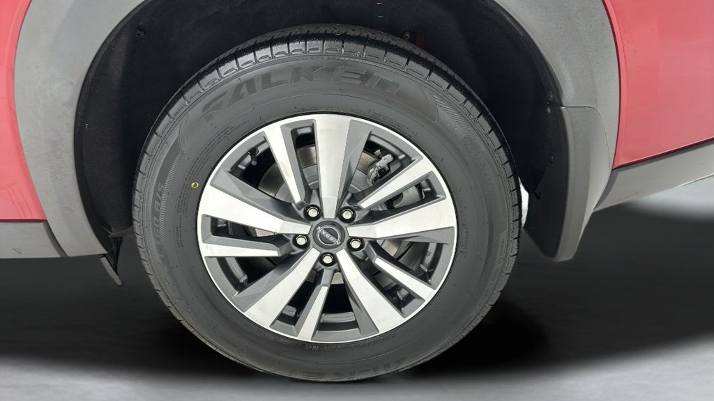 Used 2024 Nissan Pathfinder SL AWD/4WD image 8