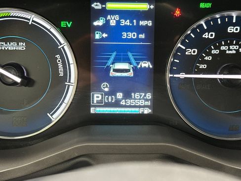 Used 2023 Subaru Crosstrek Hybrid AWD/4WD image 32