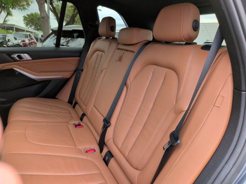 Used 2019 BMW X5 xDrive40i w/ Convenience Package image 35