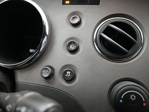 Used 2009 Pontiac Solstice GXP w/ Premium Package image 17