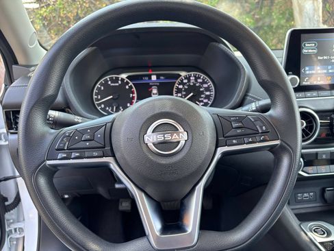 Used 2025 Nissan Sentra SV FWD image 25