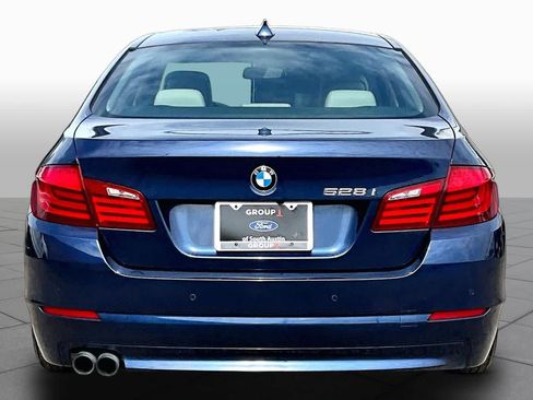 Used 2011 BMW 528i Sedan RWD image 3