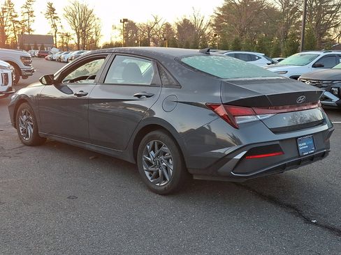 Certified 2024 Hyundai Elantra SEL image 5