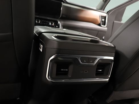 Used 2025 GMC Sierra 2500 Denali w/ Denali Reserve Package AWD/4WD image 16