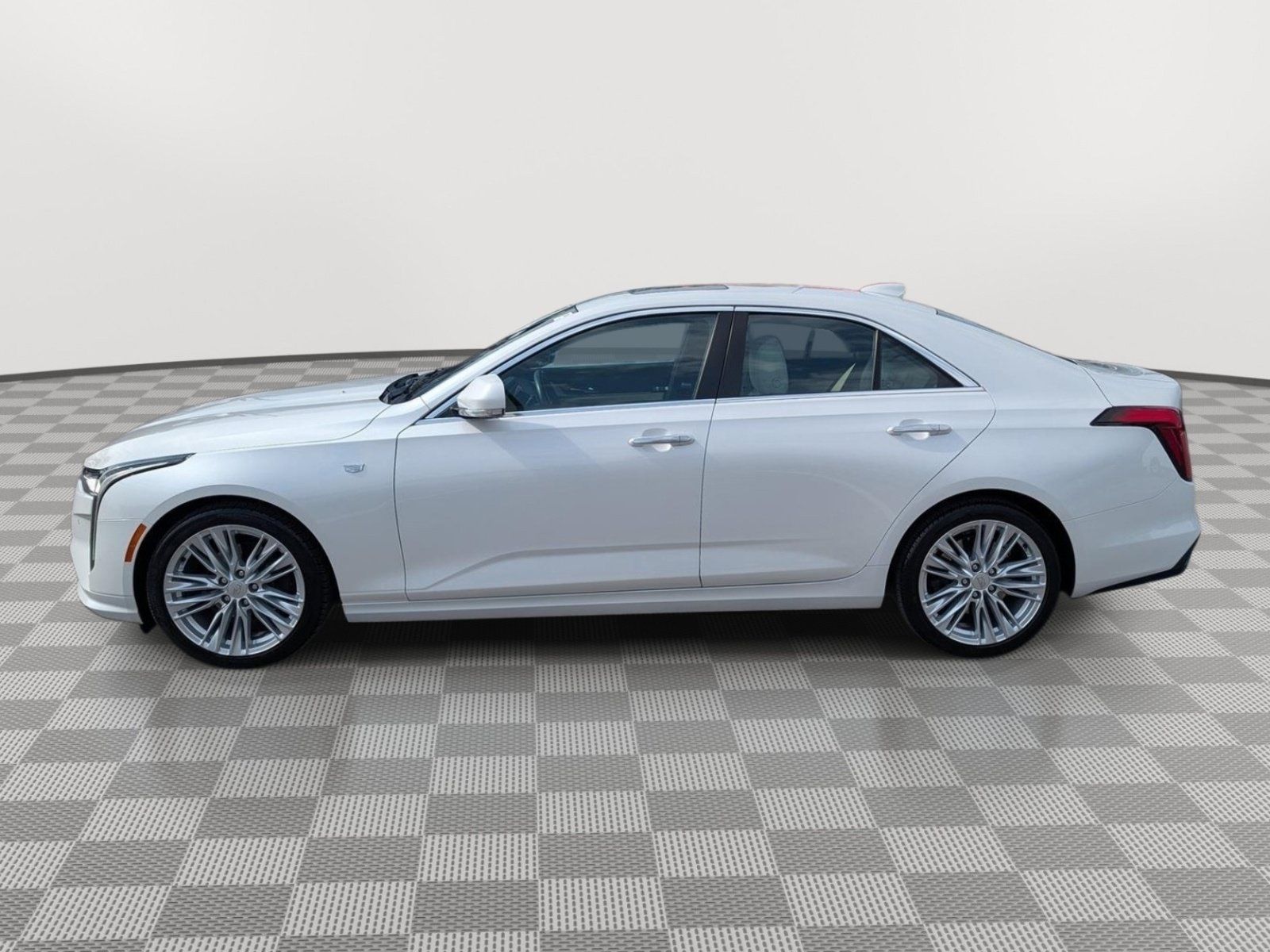 Used 2023 Cadillac CT4 Premium Luxury RWD image 2