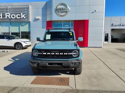Used 2023 Ford Bronco Outer Banks AWD/4WD image 2